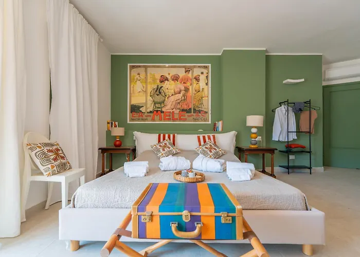Molo Angioino Suites